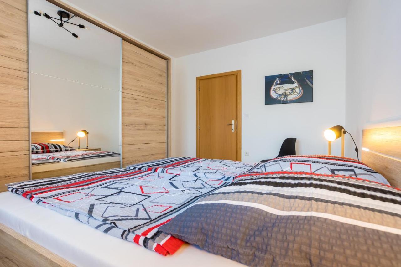 Apartments Sara Milohnici Экстерьер фото