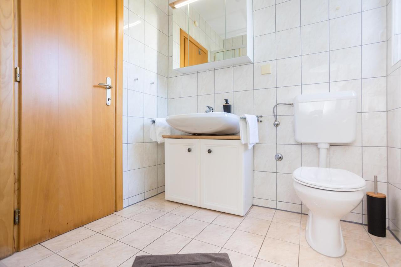 Apartments Sara Milohnici Экстерьер фото
