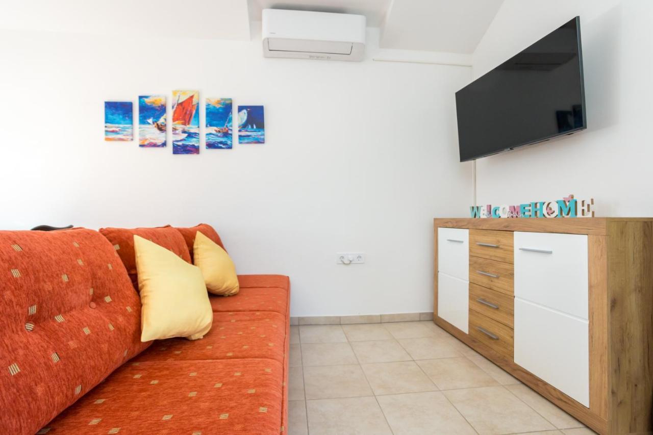 Apartments Sara Milohnici Экстерьер фото