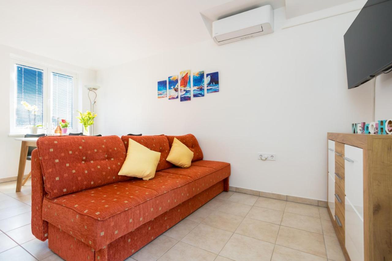Apartments Sara Milohnici Экстерьер фото