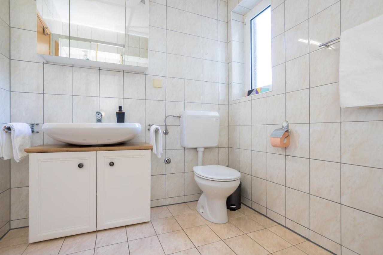 Apartments Sara Milohnici Экстерьер фото