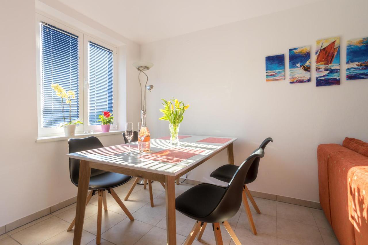 Apartments Sara Milohnici Экстерьер фото